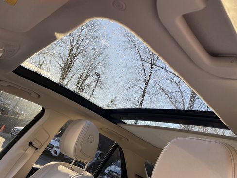 Certified 2025 Mercedes-Benz GLE 350 4MATIC w/ AMG Line Exterior image 21