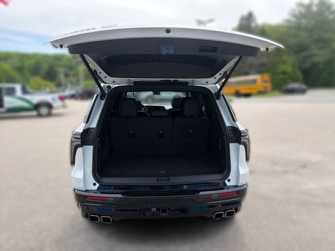 Certified 2025 Chevrolet Traverse RS AWD/4WD image 13