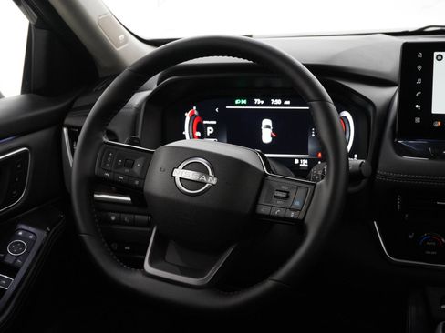 Used 2026 Nissan Rogue Platinum w/ Platinum Premium Package AWD/4WD image 14