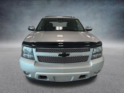 Used 2011 Chevrolet Avalanche LTZ image 3