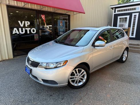 Used 2011 Kia Forte EX FWD image 3