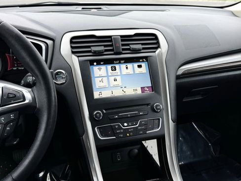 Used 2018 Ford Fusion SE w/ Equipment Group 602A FWD image 34