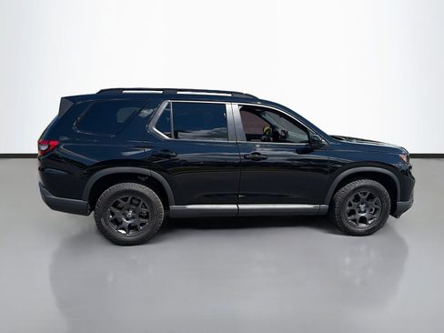 Used 2024 Honda Pilot TrailSport image 4