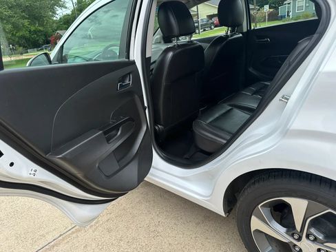 Used 2020 Chevrolet Sonic Premier FWD image 15