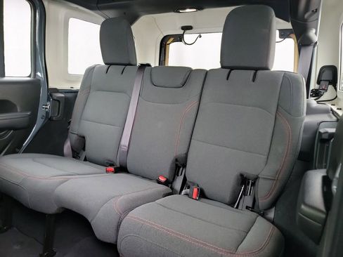 Used 2024 Jeep Wrangler Unlimited Rubicon image 13