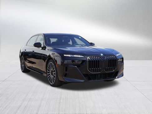 New 2026 BMW 760i xDrive w/ Executive Package image 4