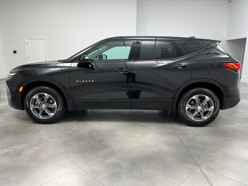 Used 2025 Chevrolet Blazer LT FWD image 4
