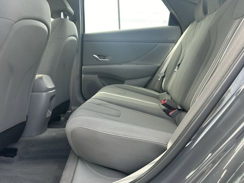 Used 2025 Hyundai Elantra Sport FWD image 19