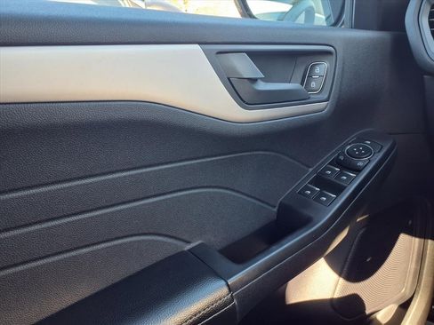 Used 2022 Ford Escape SE w/ Convenience Package image 19