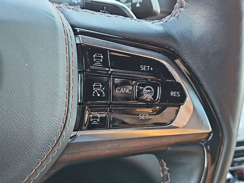 Used 2022 Jeep Grand Cherokee Summit w/ Advanced Protech Group IV image 26