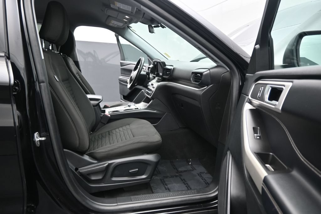 Used 2021 Ford Explorer XLT RWD image 18