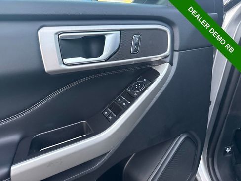 Used 2023 Ford Explorer XLT image 27