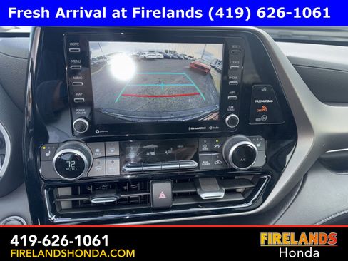 Used 2020 Toyota Highlander XLE image 20