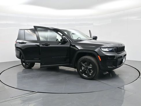 New 2025 Jeep Grand Cherokee L Altitude image 39