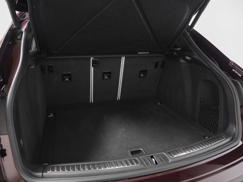 Certified 2024 Porsche Macan AWD/4WD image 18