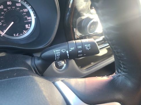 Used 2023 Toyota Highlander LE image 23