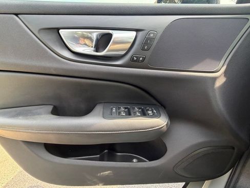 Used 2025 Volvo S60 B5 Plus FWD image 29