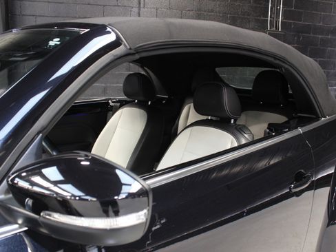 Used 2018 Volkswagen Beetle 2.0T S w/ Style & Comfort Package image 6