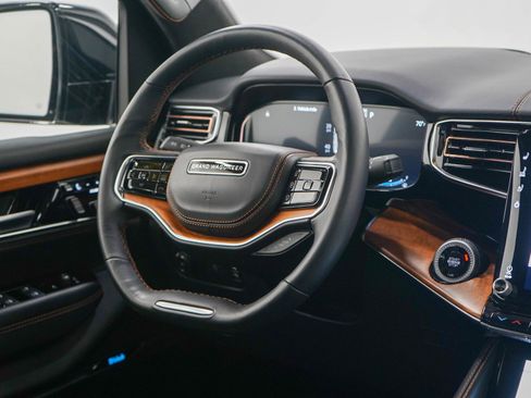 Used 2024 Jeep Grand Wagoneer L Series III image 15