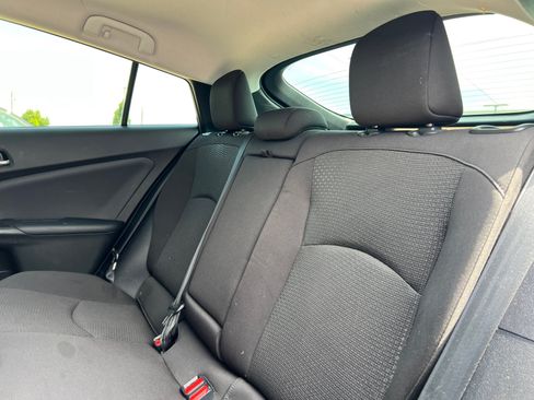 Used 2021 Toyota Prius LE w/ Carpet Mat Package (TMS) FWD image 17