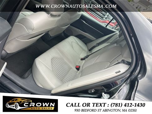 Used 2021 Toyota Camry SE FWD image 14
