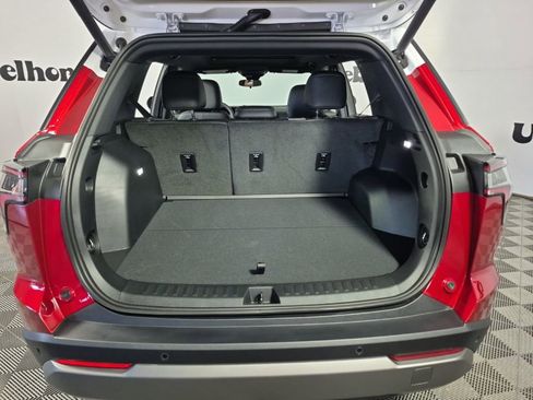 New 2026 Chevrolet Equinox LT w/ Convenience Package II FWD image 8