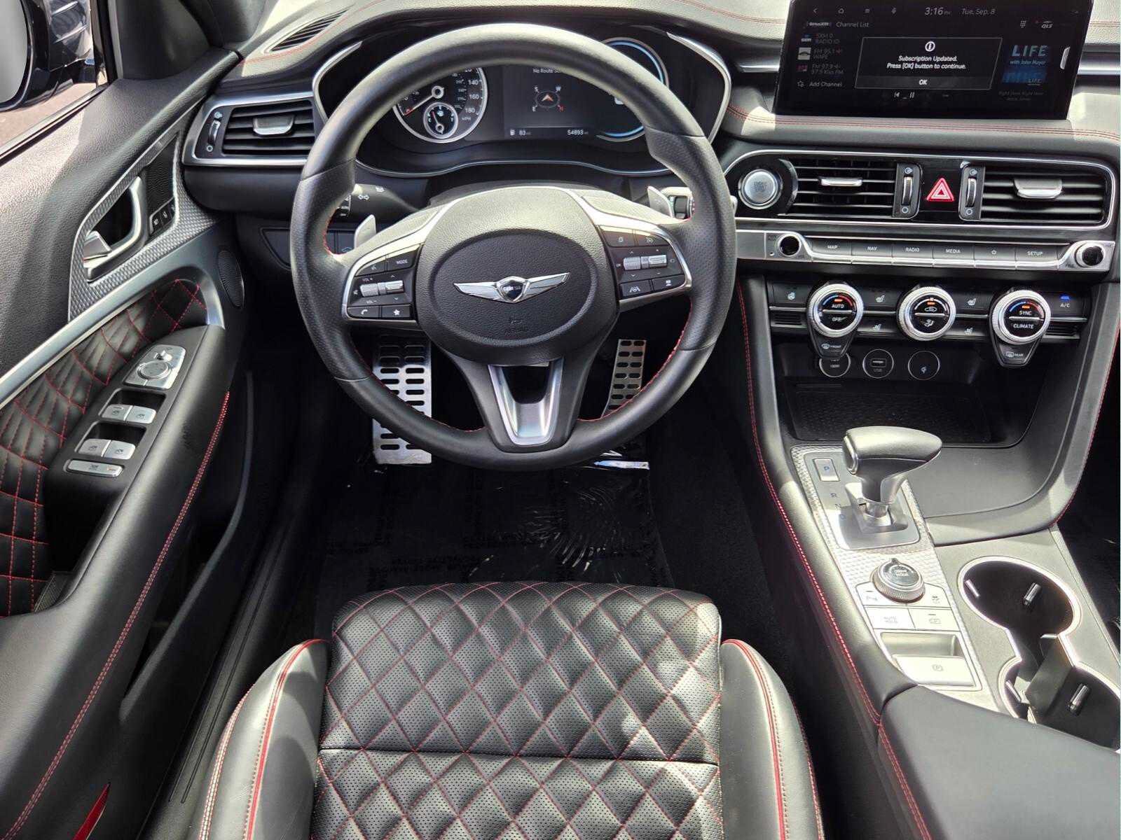 Used 2022 Genesis G70 3.3T RWD image 12