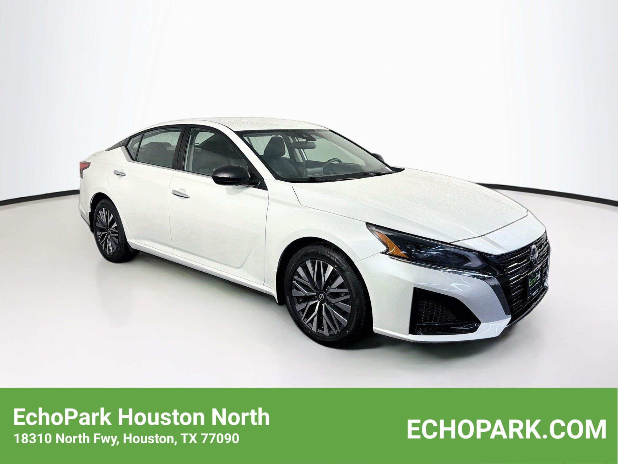 Used 2024 Nissan Altima 2.5 SV FWD image 1