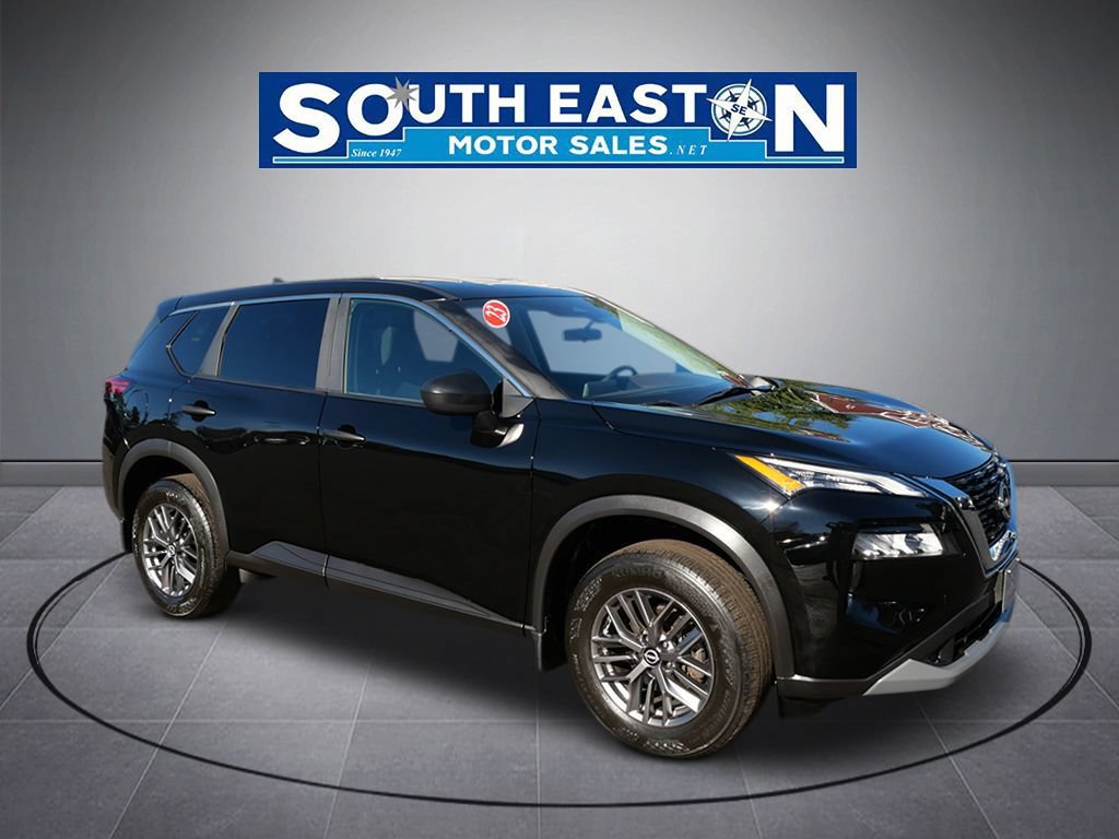 Used 2023 Nissan Rogue S AWD/4WD image 2