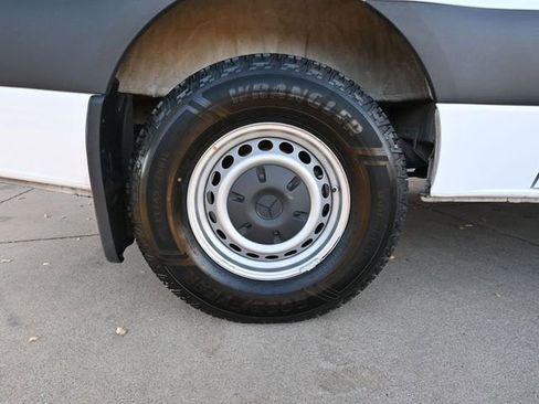 Used 2024 Mercedes-Benz Sprinter 2500 image 31