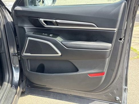 Used 2023 Kia Telluride S image 8