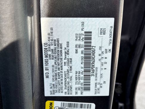 Used 2013 Ford Fusion Titanium FWD image 22
