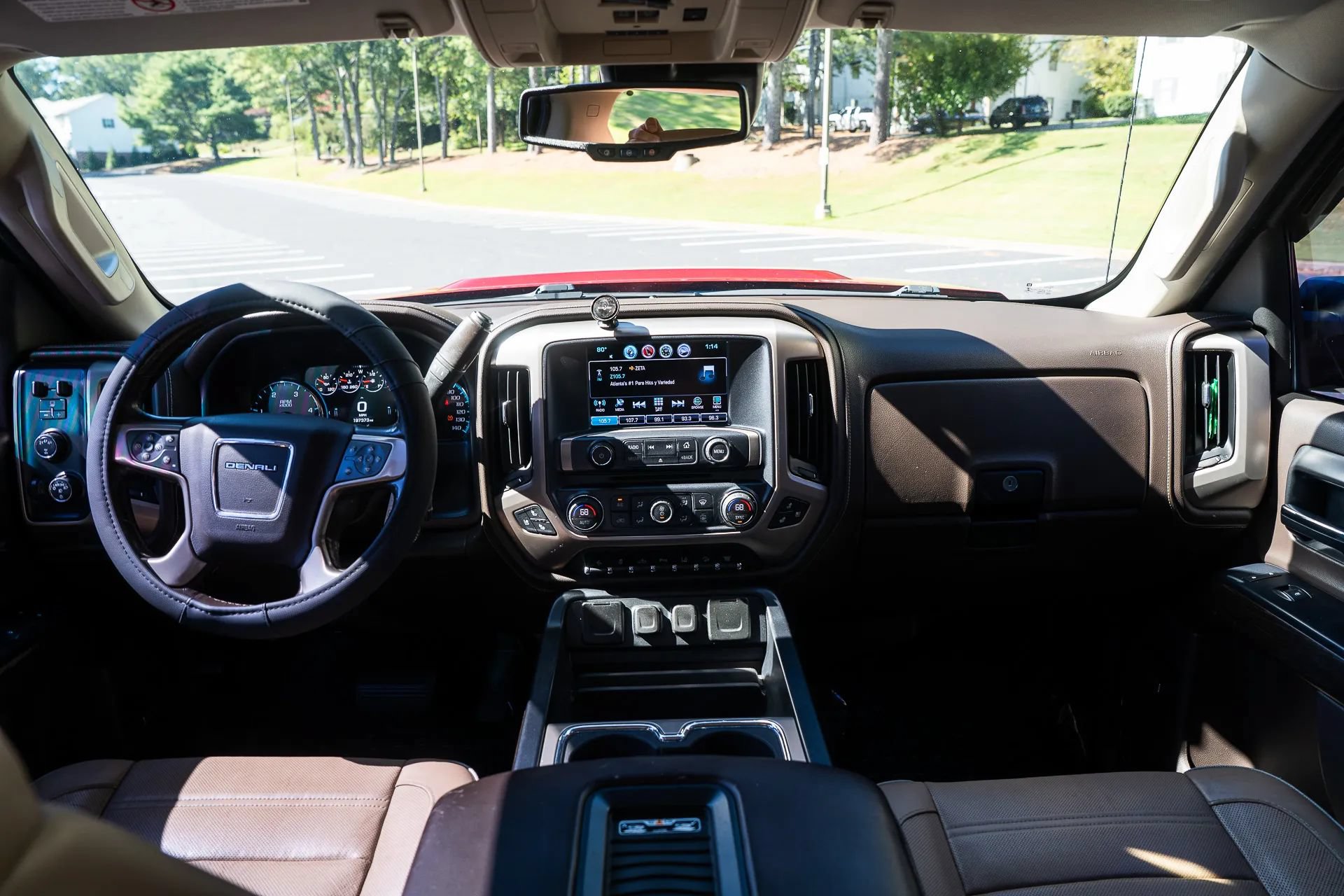 Used 2018 GMC Sierra 2500 Denali w/ Duramax Plus Package AWD/4WD image 32