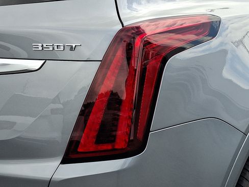 Certified 2023 Cadillac XT5 Premium Luxury FWD image 11