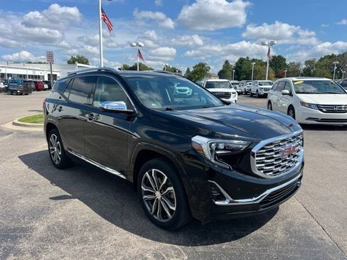Used 2020 GMC Terrain Denali w/ Denali Premium Package AWD/4WD image 3