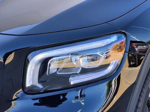 Used 2022 Mercedes-Benz GLB 250 image 16
