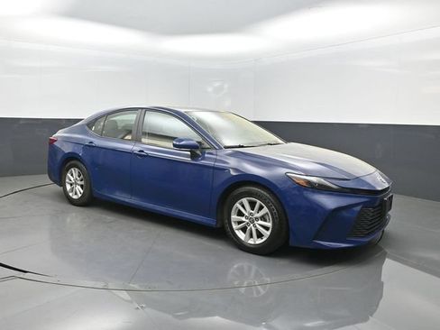 Used 2025 Toyota Camry LE FWD image 36