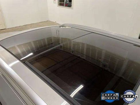 Used 2025 Volvo XC40 B5 Plus image 23