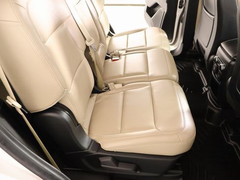 Used 2020 Ford Explorer XLT w/ Equipment Group 202A image 15