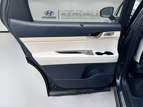 Used 2023 Hyundai Palisade Limited image 25