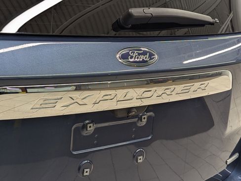 Used 2020 Ford Explorer XLT w/ Equipment Group 202A image 32