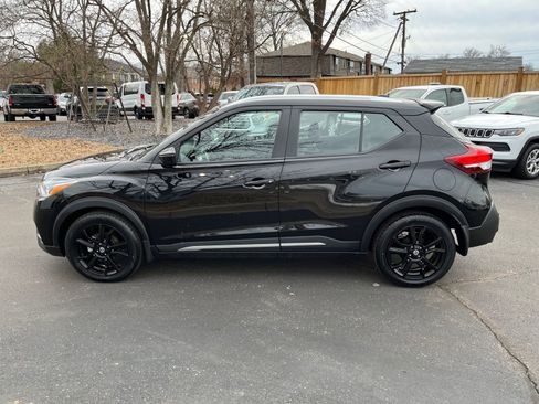 Used 2020 Nissan Kicks SR image 4
