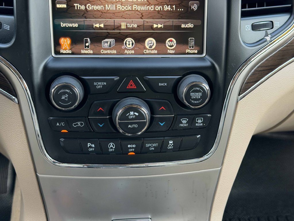 Used 2017 Jeep Grand Cherokee Overland AWD/4WD image 33
