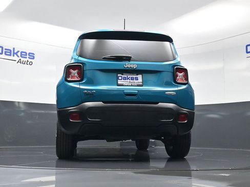 Used 2022 Jeep Renegade Latitude w/ Sun/Sound Group image 43