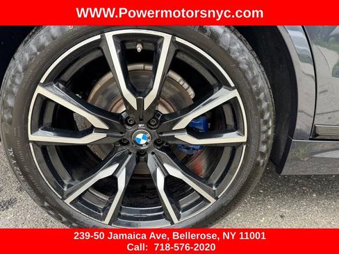 Used 2022 BMW X7 xDrive40i w/ M Sport Package AWD/4WD image 17