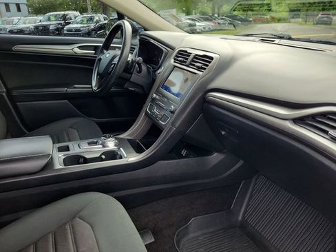 Used 2020 Ford Fusion SE AWD/4WD image 31