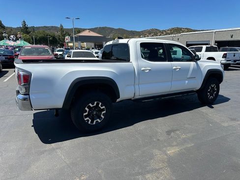 Used 2023 Toyota Tacoma TRD Off-Road AWD/4WD image 4