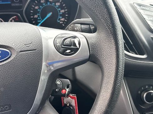 Used 2016 Ford Escape SE FWD image 16