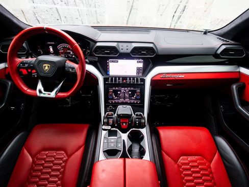 Used 2019 Lamborghini Urus AWD/4WD image 36