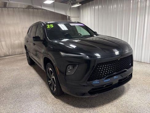 Used 2025 Buick Enclave Sport Touring image 3